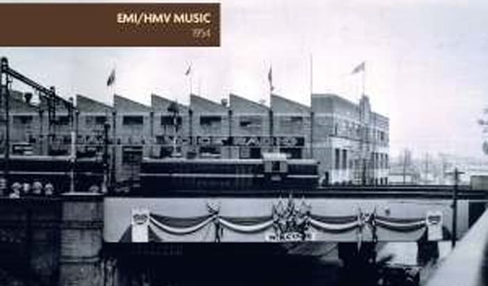 Will The Real Slim Dusty Please Stand Up!